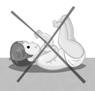 Dessin d'un bébé couché sur le dos, avec une croix rouge dessus.